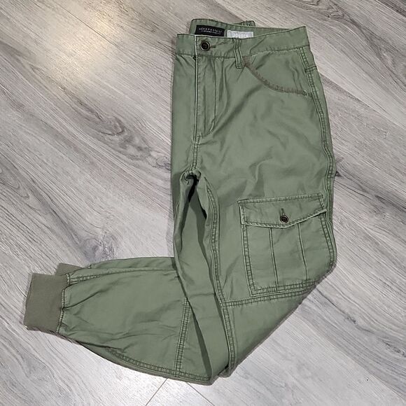EUC Aeropostale Army Green Cargo Joggers - Picture 1 of 7